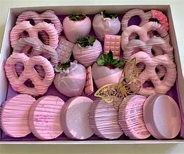 Discover artisanal chocolate and sweet treats: elegant edible gift ideas featuring gourmet chocolates, handcrafted desserts, and luxury gift baskets.
