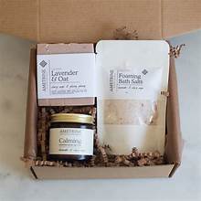Discover aromatherapy and chill: the best calming gifts for busy professionals. Explore relaxing gift ideas that reduce stress and promote wellness.